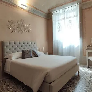 lo-strullo.it-tuscanyhotel.com/