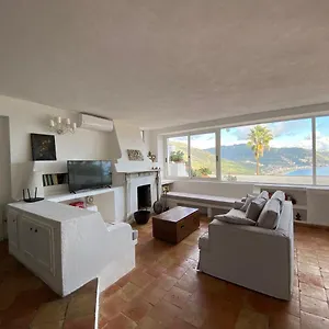 la-casa-nella-roccia.taorminaitalyhotels.com/